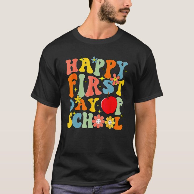 Camiseta Groovy Happy First Day Of School Back To School Te (Anverso)