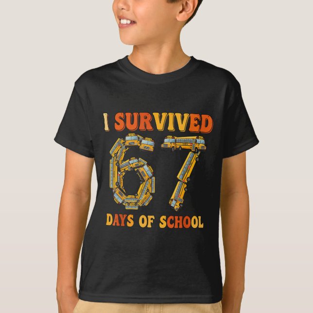 Camiseta Groovy I Survived 67 Days Of School Funny 67 Meme  (Anverso)