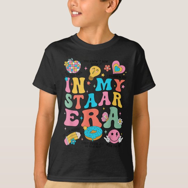 Camiseta Groovy In My Starr Era Testing Day Teacher Kids Mo (Anverso)