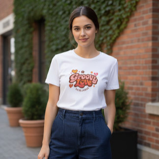 Camiseta Groovy Love Personalized Valentine’s Gift Retro T-
