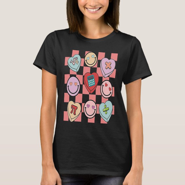 Camiseta Groovy Math Teacher Valentine's Day Cute Heart Hap (Anverso)