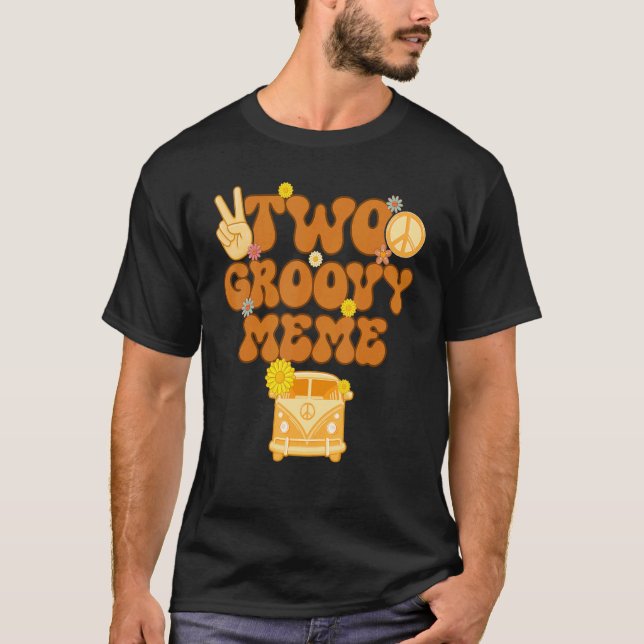 Camiseta Groovy Meme Retro Matanza de Baby Shower familiar (Anverso)
