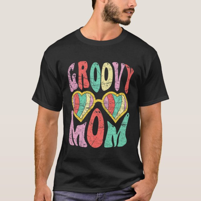 Camiseta Groovy Mom Retro 70s Aesthetic Heart Glasses Mothe (Anverso)