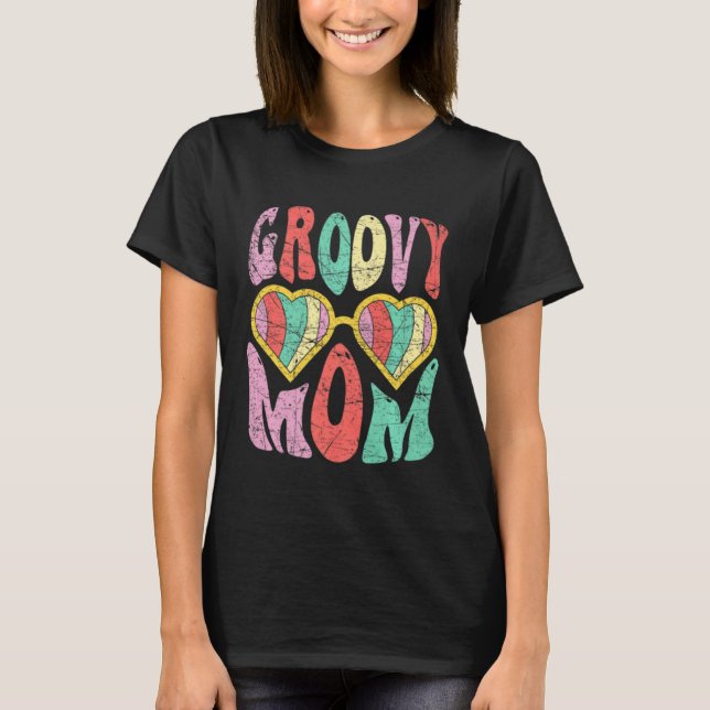 Camiseta Groovy Mom Retro 70s Aesthetic Heart Glasses Mothe (Anverso)