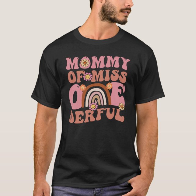 Camiseta Groovy Mommy of Miss Onederful 1st Bday Boho Rainb (Anverso)