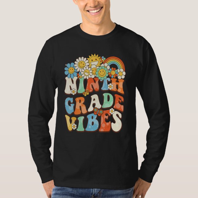 Camiseta Groovy Ninth Grade Vibes Retro Teacher First Day O (Anverso)