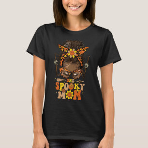 Camiseta Groovy One Spooky Mama Messy Bun Black Women Hallo