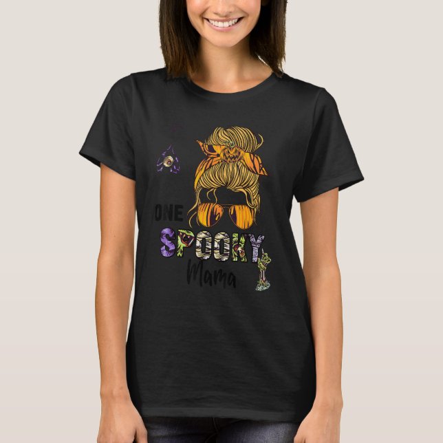 Camiseta Groovy One Spooky Mama Witchy Mama Skull Witch (Anverso)