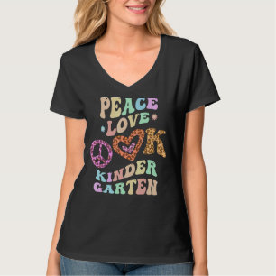 Camiseta Groovy PEACE LOVE KINDERGARTEN Leopard Print Kinde
