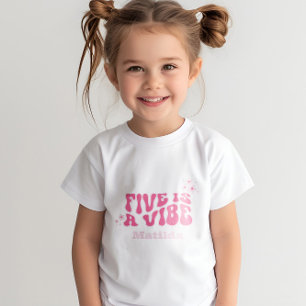 Camiseta groovy rainbow 5 es una vibra rosa margarita retro