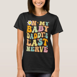 Camiseta Groovy retro en los últimos padres nerviosos de mi
