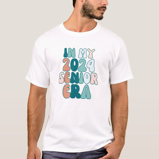 Camiseta Groovy Retro En Mi Era Senior De 2024 (Anverso)