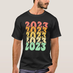 Camiseta Groovy Retro Feliz Año Nuevo 2023 Nochevieja Pa