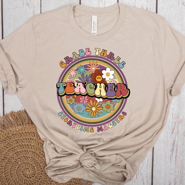 Camiseta Groovy Retro Floral Daisy Grado 3 Nombre del profe (Subido por el creador)