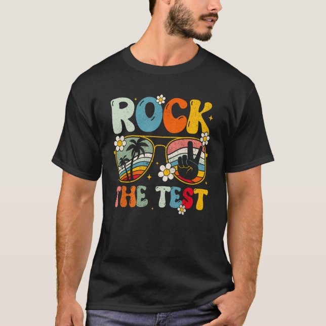 Camiseta Groovy Rock The Test Motivational Retro Teachers T (Anverso)