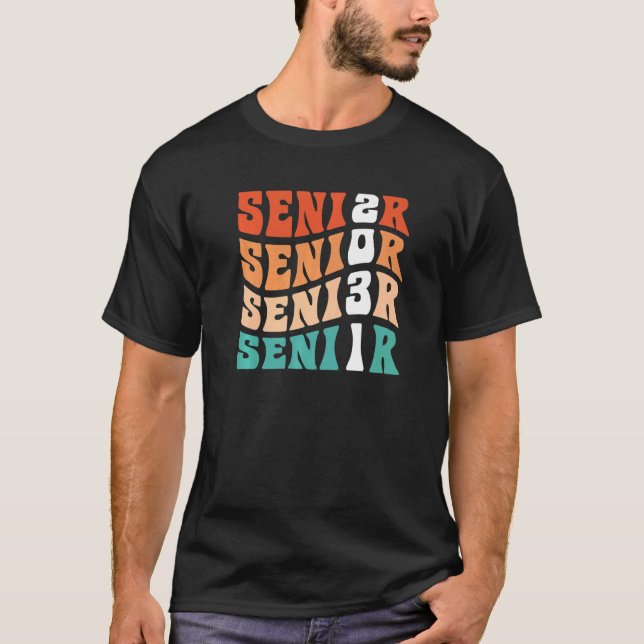 Camiseta Groovy Senior 2031 Graduation My Last First Day Se (Anverso)