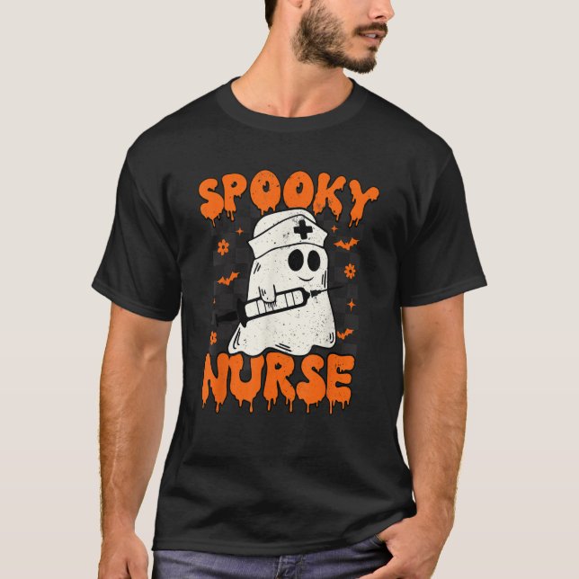 Camiseta Groovy Spooky Nurse Retro Halloween Enfermera Caer (Anverso)