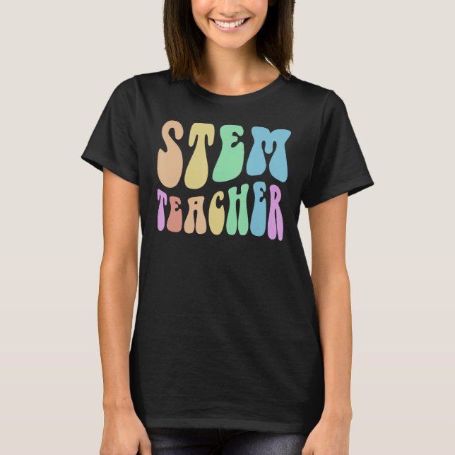 Camiseta Groovy STEM TEACHER Technology Crew Team Engi (Anverso)