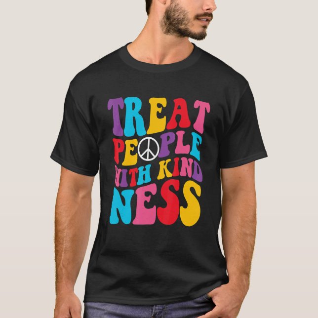 Camiseta Groovy Treat People With Kindness Retro TPWK Trend (Anverso)
