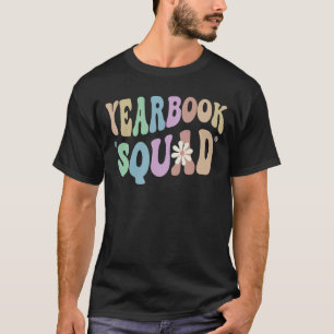 Camiseta Groovy YEARBOOK SQUAD Retro Editor del Club Litera