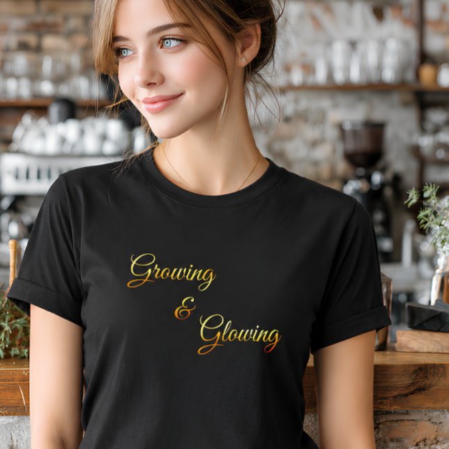 Camiseta Growing & Glowing Gold Gradient Typography (Subido por el creador)