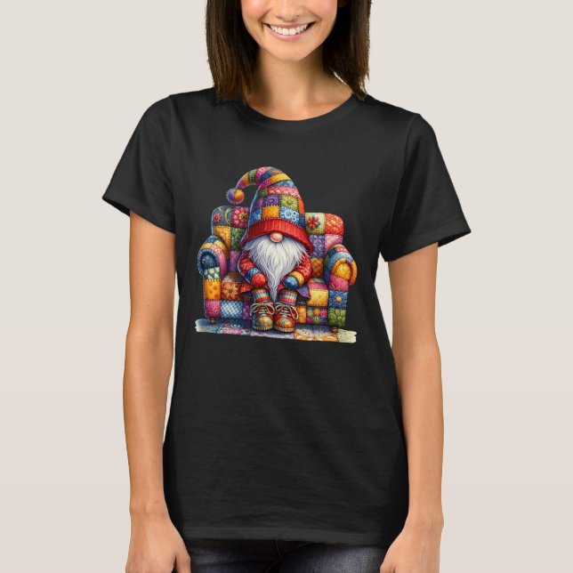 Camiseta Grumpy Hippie Dad Gnome Sitting On A Sofa For Gard (Anverso)