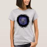 Camiseta Grunge Chanukah Menorah T-Shirt<br><div class="desc">Diseño de Grunge con menorah y una estrella de David. Algunos pinceles digitales usados en este trabajo proporcionaron cortesía de Obsidian Dawn: www.obsidiandawn.com.</div>