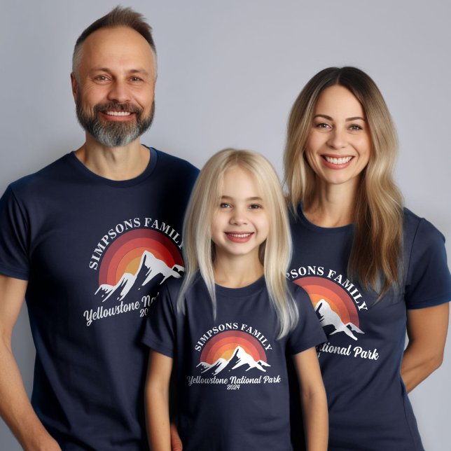 Camiseta Grupo de vacaciones Retro Sunset Personalizado Fam (Retro Sunset Custom Family Vacation Group Matching T-Shirt)