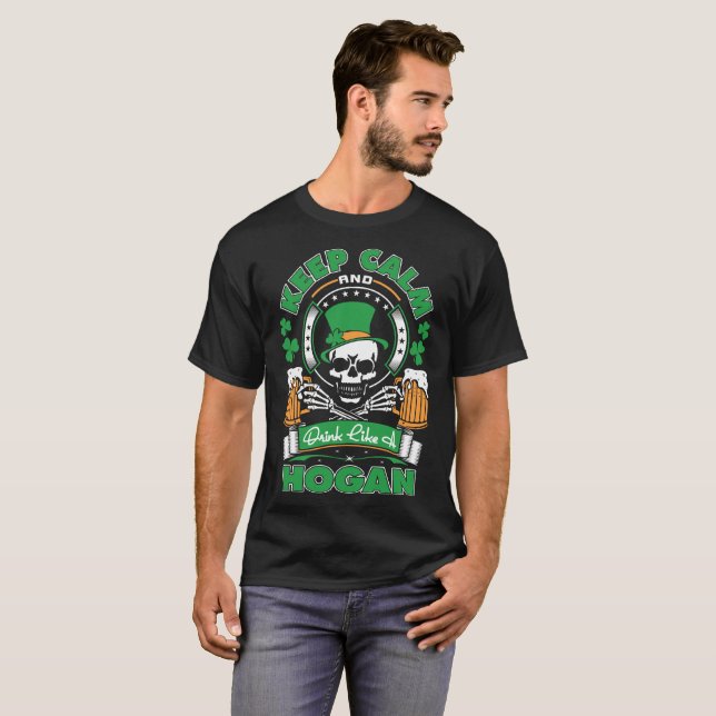 Camiseta Guarde la calma y beba como el irlandés de St (Anverso completo)