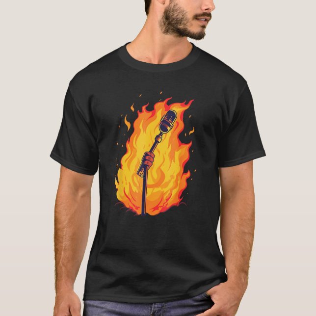 Camiseta Guay apoyando el micrófono para el sonido y el can (Anverso)
