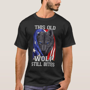 Camiseta Guay Black Wolf American Flag, este viejo lobo aún