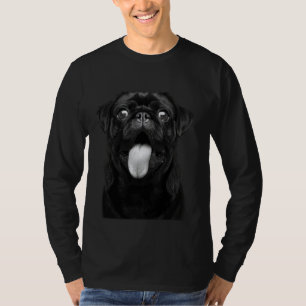 Camiseta Guay pug marcando la lengua en una desafiante desa