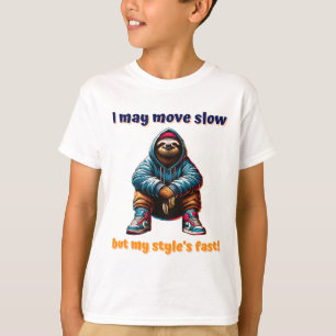 Camiseta Guay Urban Sloth en las zapatillas y la casa