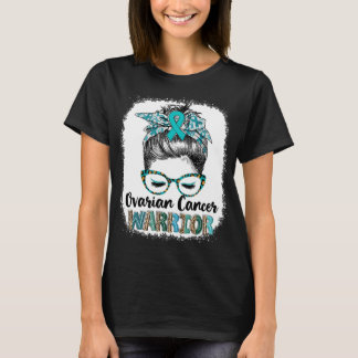 Camiseta Guerrera del cáncer de ovario con moño despeinado