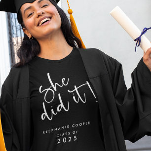 Camiseta Guión Blanco Que Hizo Llamar Graduación 2025