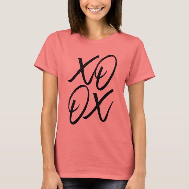 Camiseta Guión con pincel XO (Anverso)