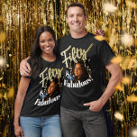 Camiseta Guión de oro de 50 años y fabuloso<br><div class="desc">Cincuenta y fabuloso, 50 cumpleaños efecto de medio siglo de color dorado texto añadir tu propia foto. Personaliza esta camisa de 50 años con tu mensaje y foto cuadrada en forma de chica de cumpleaños. Hay disponibles otros años y artículos coincidentes. © Diseño original de Sarah Trett para www.mylittleeden.com en...</div>