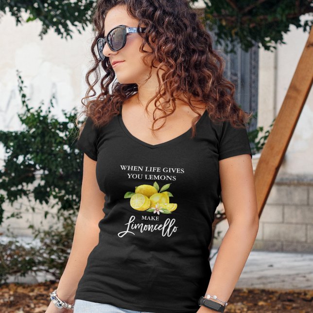 Camiseta Guión de pincel moderno Limoncello Lemons Negro V- (Many shirt sizes, colors & styles to choose from.)