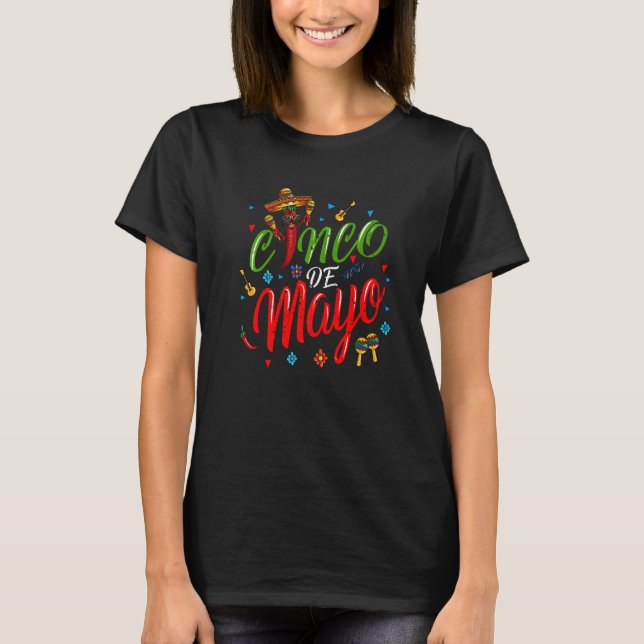 Camiseta Guitarra Chili Sombrero Maracas México dice Cinco (Anverso)