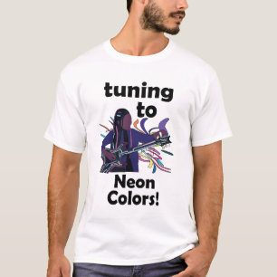 Camiseta Guitarrista afinando con colores neón Fiesta Music