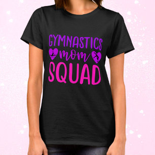 Camiseta Gymnastics Mom Squad Cita con texto rosa y púrpura