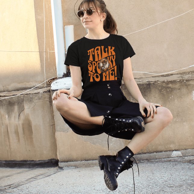 Camiseta Hablar Gótico Me Habló De Halloween De Brujas De C (Talk Spooky to Me Halloween Queen Spooktacular Design)