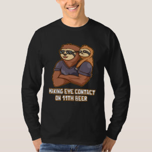 Camiseta Haciendo contacto visual en la 11ª cerveza Papá Ce