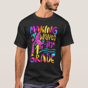 Camiseta Haciendo olas en 1er grado sirena regreso a la esc
