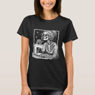 Camiseta Hair Skeleton Sewer Quilter Halloween Sew Mujeres