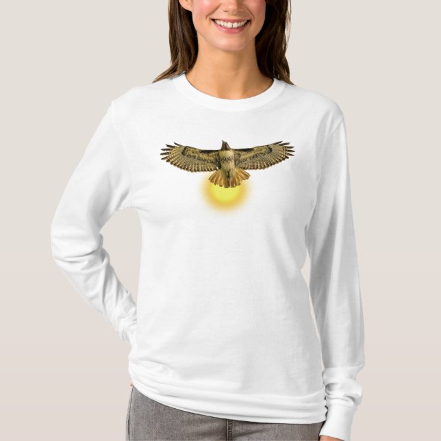 Camiseta Halcón de Cola Roja volando hacia el sol (Anverso)