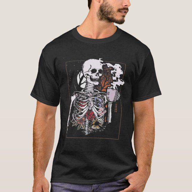 Camiseta Halloween 2022 Café Bebiendo cerveza Skeleton Skul (Anverso)