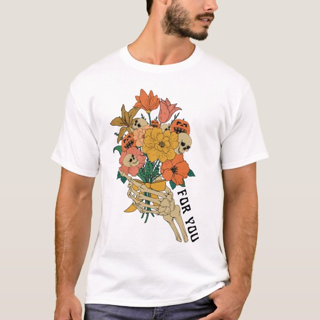 Camiseta Halloween con flores de mano de esqueleto (Anverso)