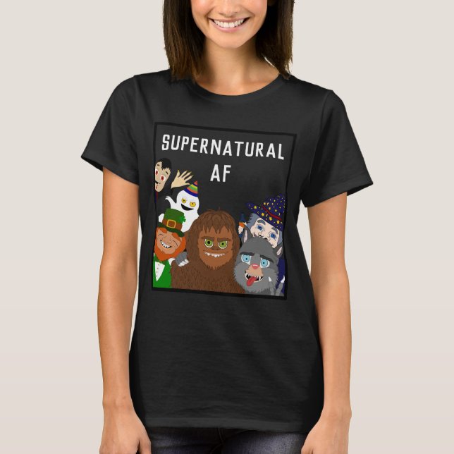 Camiseta Halloween con monstruos divertidos y criaturas mít (Anverso)