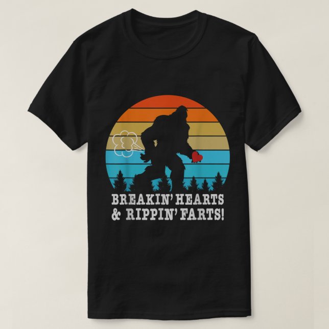 Camiseta Halloween Costume Bigfoot Breaking Hearts and Ripp (Diseño del anverso)